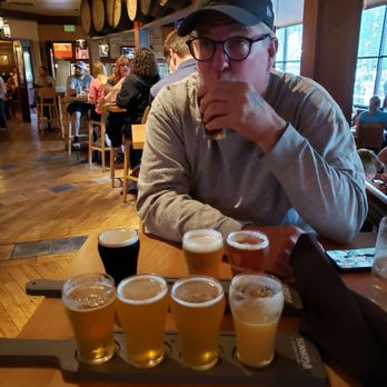 Kip's Irish Pub - Beer flights! - Irish Near Me - St Louis Park, Minnesota