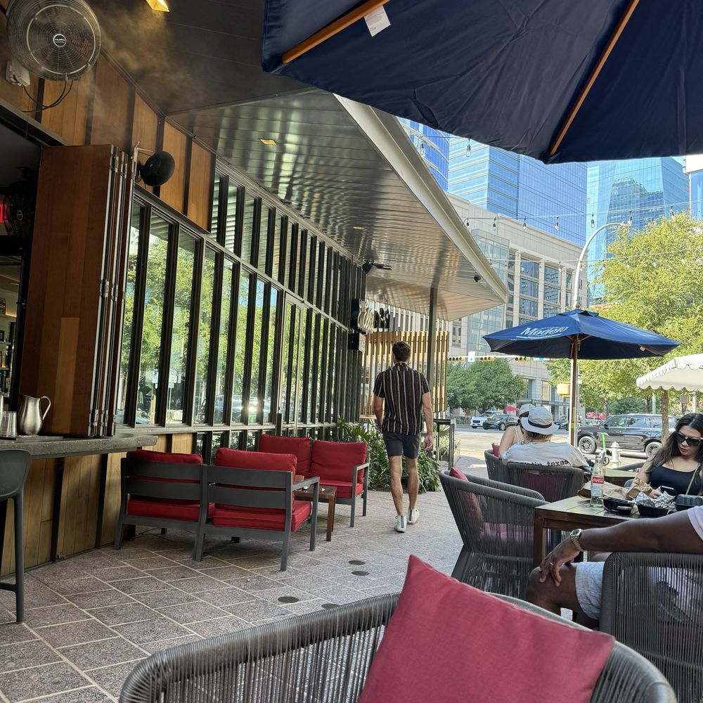 Ellis - Bars Near Me - Austin, Texas