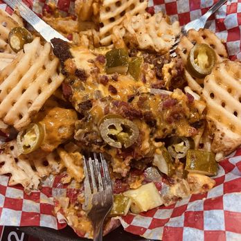 The Landing Eatery & Pub - Smash burger waffle fries - Pubs Near Me - Liberty, Missouri