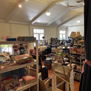 Secondhand Heaven - One of many large rooms - Thrift Stores Near Me - Makawao, Hawaii Secondhand Heaven - One of many large rooms - Thrift Stores Near Me - Makawao, Hawaii
