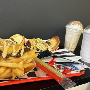 Mashed Burgers - House Blend Angus Beef  Burger (Single) Mashed Fries Cinnamon Toast Crunch Milkshake  Strawberry Milkshake - Burgers Near Me - Cliffside Park, New Jersey