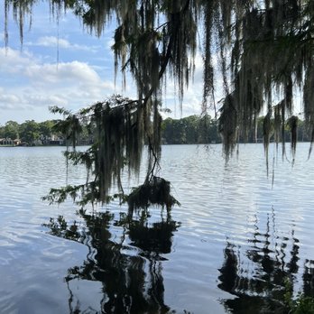 Kraft Azalea Garden - Parks Near Me - Winter Park, Florida