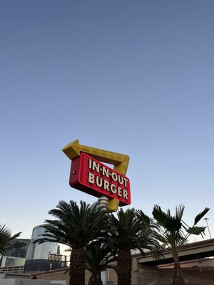 In-N-Out Burger by null