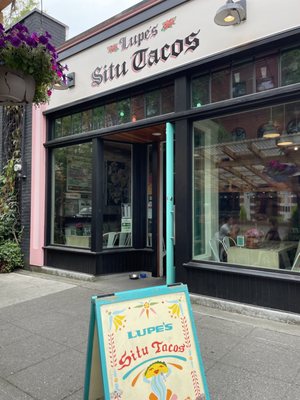 Situ Tacos by null