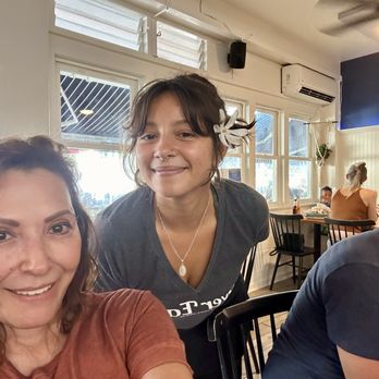 Over Easy - Rosario excellent waitress - Breakfast & Brunch Near Me - Kailua, Hawaii