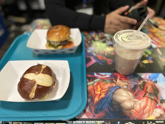 S.A.B. Super Action Burger by null