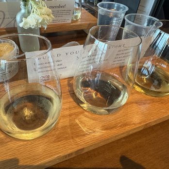 Windridge Vineyards - Flight - Wineries Near Me - Darnestown, Maryland