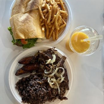 La Viña Cuban Cafe - Steak Cuban Sandwich & Vaca Frita with Moro Rice and sweet plantains. Fresh mango juice. - Cuban Near Me - Tamarac, Florida La Viña Cuban Cafe - Steak Cuban Sandwich & Vaca Frita with Moro Rice and sweet plantains. Fresh mango juice. - Cuban Near Me - Tamarac, Florida
