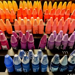Artist Corner - Use oil pastels, chalk pastels, aquarelles, and colored pencils to intensify your projects and brighten your world.