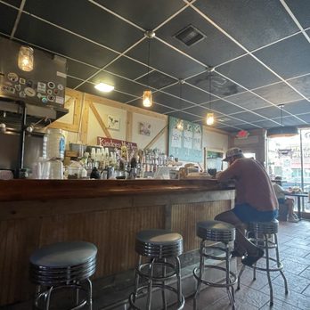 Evolve Modern Vegan Kitchen - Pubs Near Me - Daytona Beach, Florida