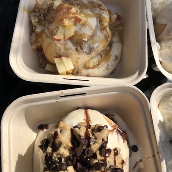 Cinnaholic - Cinnamon apple was amazing , we also had a plain one and then 2 that I forgot the name of but they were amazing. - Bakeries Near Me - Pigeon Forge, Tennessee