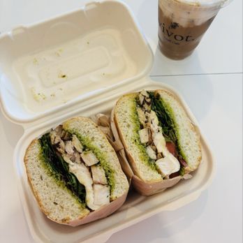 Vivot Craft Cafe - Chicken pesto - Bubble Tea Near Me - Fullerton, California Vivot Craft Cafe - Chicken pesto - Bubble Tea Near Me - Fullerton, California