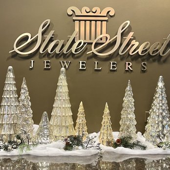 State Street Jewelers - Holiday decor - Jewelry Near Me - Geneva, Illinois State Street Jewelers - Holiday decor - Jewelry Near Me - Geneva, Illinois