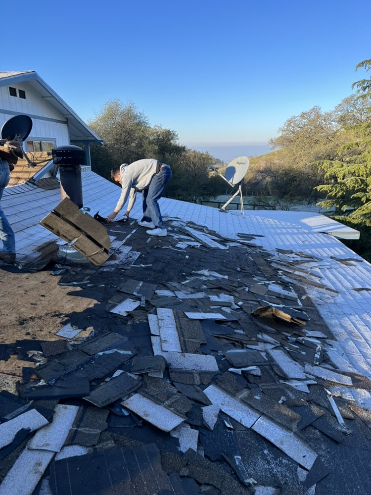 Slide of Gustavo Roofing Services 