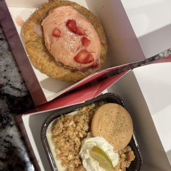 Crumbl - The Forum - Bakeries Near Me - Selma, Texas