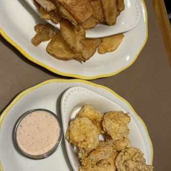 The Glass Onion - Fried Shrimp - Southern Near Me - Charleston, South Carolina The Glass Onion - Fried Shrimp - Southern Near Me - Charleston, South Carolina