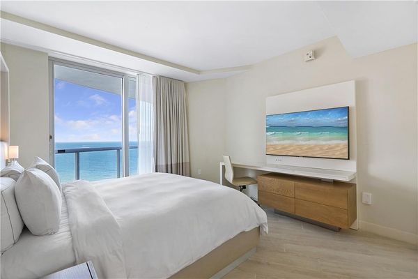 Beach House Fort Lauderdale, a Hilton Resort by null