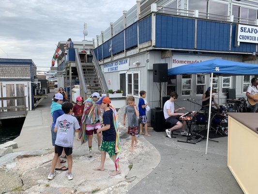 Champlin's Seafood by null