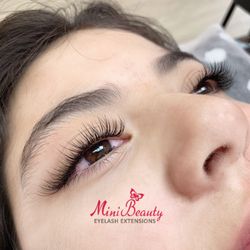 Mini Beauty Eyelash - Classic wispy lashes done by Mini Beauty Eyelash
