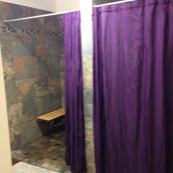Natomas Yoga Studio - Men's showers - Yoga Near Me - Sacramento, California