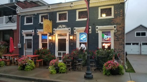 Pearl Street Pub by null