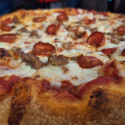 The Ravenite Pizzeria - Sausage and pepperoni pizza