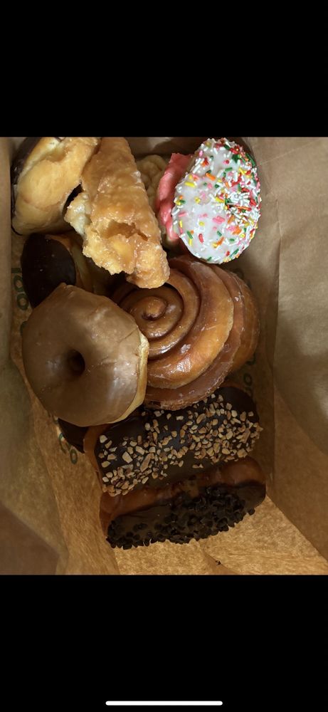 Shafter Donuts Logo