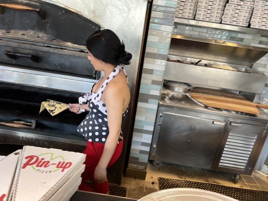 Pin-Up Pizza by null