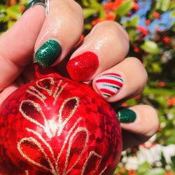 Nail Saloon - 'Tis the Season to sparkle.