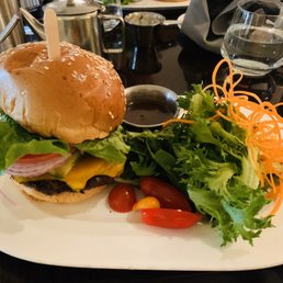 Grilled 8 Oz Gourmet Burger was ok, not too tasty Grilled 8 Oz Gourmet Burger was ok, not too tasty