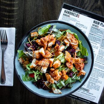 WINGERS Restaurant - Sticky Finger Salad - Chicken Wings Near Me - Winnemucca, Nevada