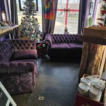 Mad Hatter Cafe / The Looking Glass - Breakfast & Brunch Near Me - Salisbury, Maryland