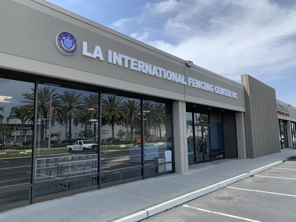La International Fencing Center Orange County  Logo