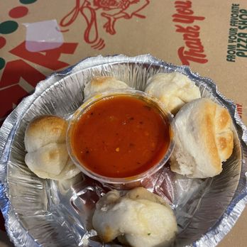 Stefano's Brooklyn Pizza - Best Garlic Knots I have ever had with fresh homemade marinara - Pizza Near Me - Englewood, Colorado Stefano's Brooklyn Pizza - Best Garlic Knots I have ever had with fresh homemade marinara - Pizza Near Me - Englewood, Colorado
