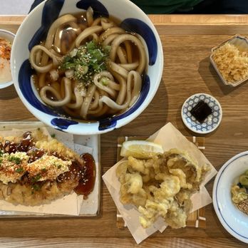 Zaru - Chicken udon and tempura mushrooms - Japanese Near Me - Orlando, Florida Zaru - Chicken udon and tempura mushrooms - Japanese Near Me - Orlando, Florida