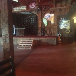 Val-Du Lakes Bar & Grill - Stage