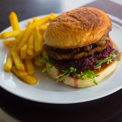 Maisys 24 Hour Eatery - Wagyu Beef Burger