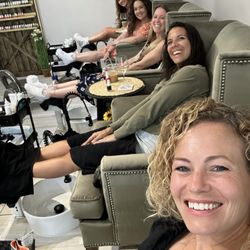 PAINT Nail Bar - Pedicures
