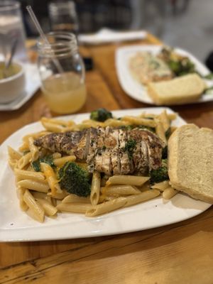 Simple Eatery by null