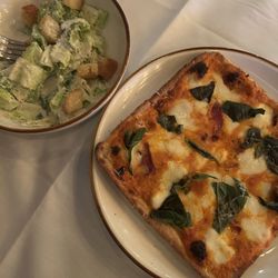 Lariele - Ceaser salad & Ala Vodka Pizza (Med)