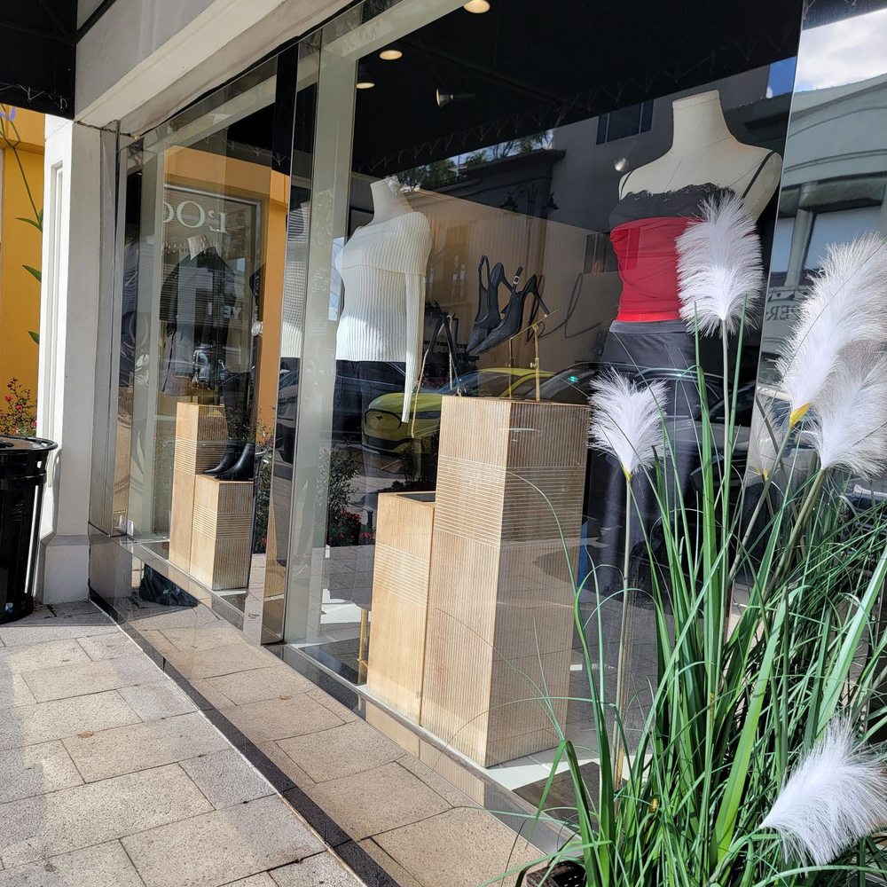 Bobbles & Lace - Women's Clothing Near Me - Houston, Texas