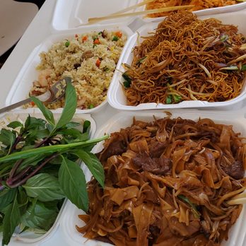 Pho Mi Viet Thai - Fried rice, pad Thai, chow mein and beef chow fun - Vietnamese Near Me - Vaughan, Ontario