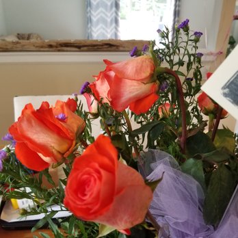 John's Riverside Florist - Peeled and already limp roses - Florists Near Me - Toms River, New Jersey