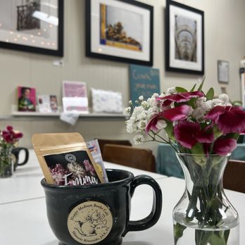 Happy Medium Books Café - Bookstores Near Me - Jacksonville, Florida