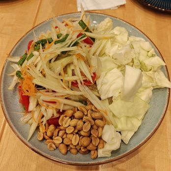Delish Thai - Papaya salad - Thai Near Me - Wynnewood, Pennsylvania