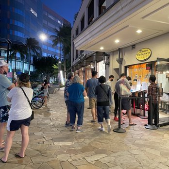 Ramen Nakamura - Line in front - Ramen Near Me - Honolulu, Hawaii