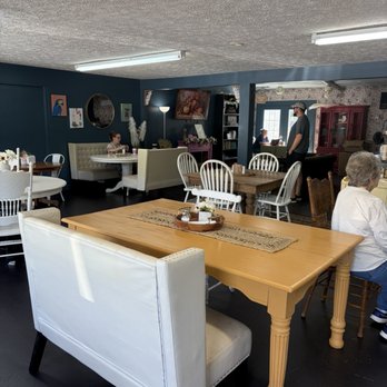 Bombshell Bessie Boutique And Coffee House - Coffee & Tea Near Me - Dover, Tennessee Bombshell Bessie Boutique And Coffee House - Coffee & Tea Near Me - Dover, Tennessee