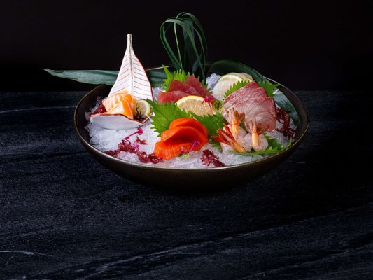 THE LOBBY LOUNGE & RAWBAR by null