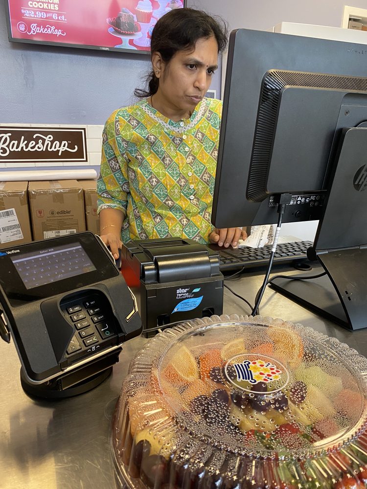 EDIBLE ARRANGEMENTS Updated August 2024 16 Photos & 42 Reviews