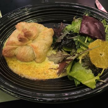 The Glitz - Beef Wellington Entrée - New American Near Me - Versailles, Kentucky